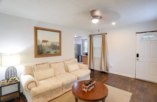Greenwood House | Updated Greenwood Cottage< 1 Mi to Dtwn!