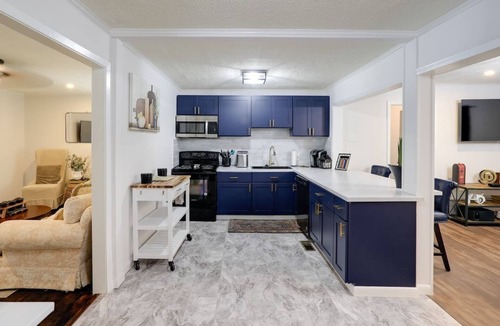 Greenwood House | Updated Greenwood Cottage< 1 Mi to Dtwn!