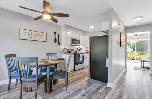 Holly House | Updated Groveland 2BR/2.5 Bath Townhome- Unit 6645
