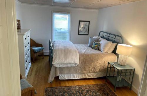 Eastport Apartment | Updated Historic Water St 2 Bdr, 2 Bath apartment.