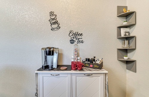 Texarkana House | Updated Home 2 Mi to Downtown Texarkana!