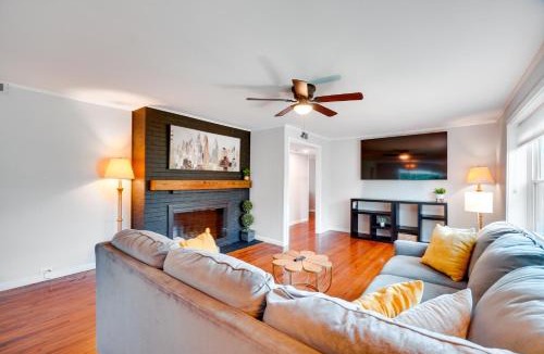 Oak Ridge House | Updated Home: Central Oak Ridge Location