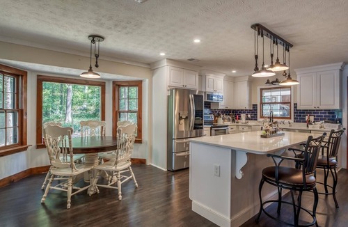 Eatonton House | Updated home on Lake Oconee