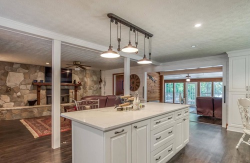 Eatonton House | Updated home on Lake Oconee