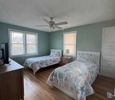 Kahnway Heights House | Updated Home Steps to Daytona Beach