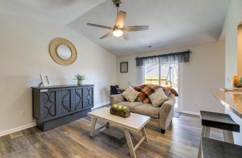 Hubert House | Updated Hubert Vacation Rental 5 Mi to Beaches!