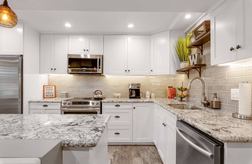 Palm Desert Condo | Updated Ideal Desert Getaway | Steps from Shops & Dining | Community Pool & Spa | Modern Amenities