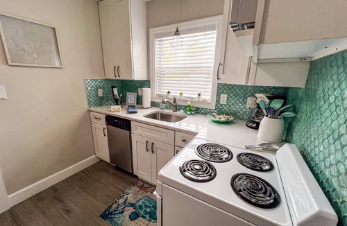 Treasure Island Cottage | Updated Key West Style Cottage.