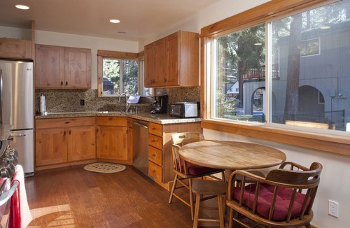 Kings Beach Cabin | Updated Kings Beach Cabin - Walk to Beach, Hot Tub
