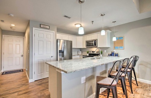 Osage Beach Apartment | Updated Lakefront Condo and Patio and Pool Access