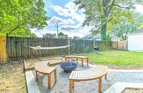 Cooper-Young Historic District House | Updated Midtown Bungalow Walk to Cooper-Young Dining Sleeps 7 Close to All