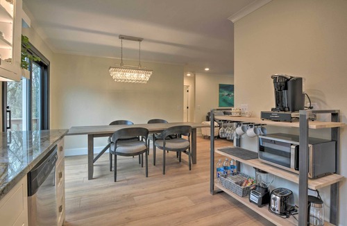 Downtown Cottage | Updated & Modern House < 1 Mi to Dtwn Bentonville!