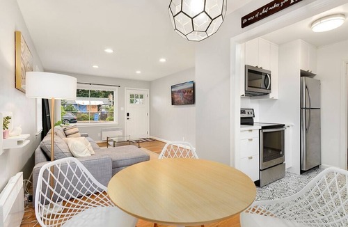 Shoreline House | Updated NE Seattle · 2BR · Yard · Near Light Rail