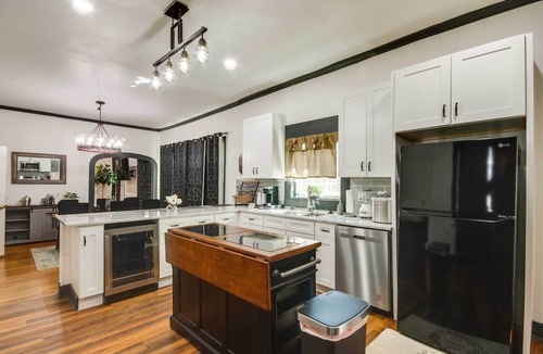 Greenwood Apartment | Updated North Greenwood Cottage < 1 Mi to Dtwn!