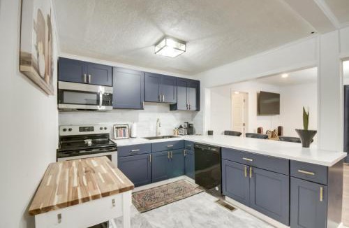 Greenwood House | Updated North Greenwood Cottage < 1 Mi to Dtwn!