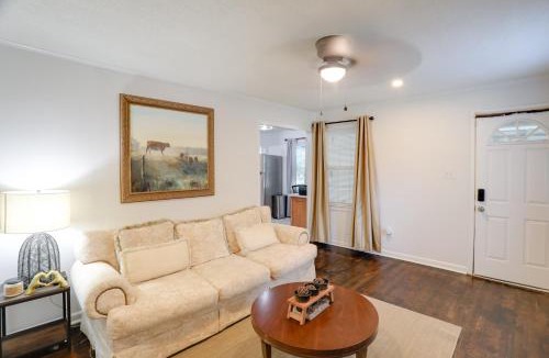 Greenwood House | Updated North Greenwood Cottage < 1 Mi to Dtwn!