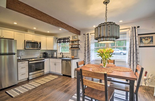Retsil Cottage | Updated Port Orchard Home, Walk to Waterfront