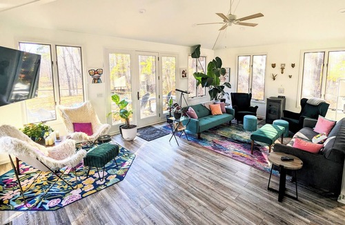 Stevensville House | Updated, private, comfortable and convenient 3BR on the Makers Trail