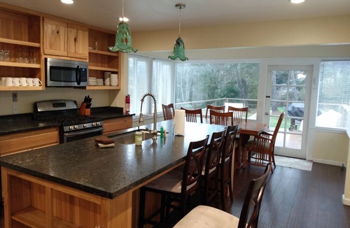 Fort Bragg House | Updated Ranchhouse, large yard & rear deck.