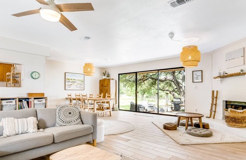 Cottonwood Shores House | Updated riverfront home with great view, patio, grill, & serene location