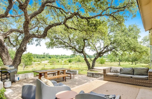 Cottonwood Shores House | Updated riverfront home with great view, patio, grill, & serene location