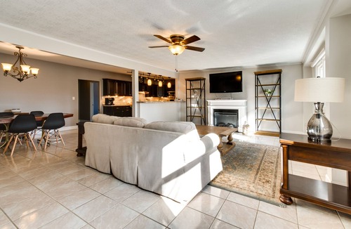 Robinson Condo | Updated Robinson Vacation Rental w/Fireplace!