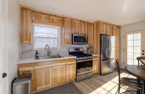 Oroville Apartment | Updated & Spacious 2 BR with Free WiFi