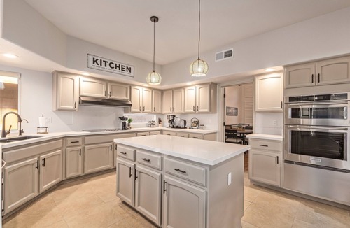 Foothills House | Updated & Spacious, Heated Pool, 5BR, 4 King Beds, Mt Views, Game Rm, Putting Gr