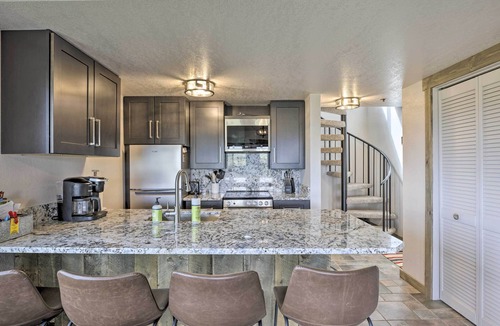 Granby Apartment | Updated Studio Loft in Granby: Epic Mountain Views
