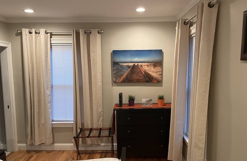 West End Apartment | Updated stylish 1 BR in West End