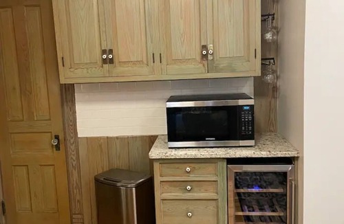 Berwick Apartment | Updated stylish large historic unit