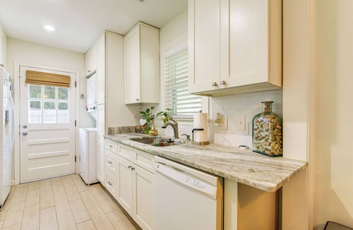 East Memphis House | Updated Suburban Retreat: 8 Mi to Dtwn Memphis!