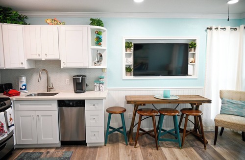 Galveston Condo | Updated! Sunrise-Ocean View, Top Fl, Prvt Beach Access, Pool, W&D, Parking