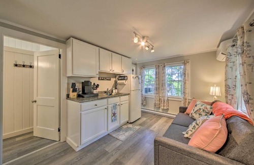 Edgecomb House | Updated Tiny House Walk to Wiscasset Village