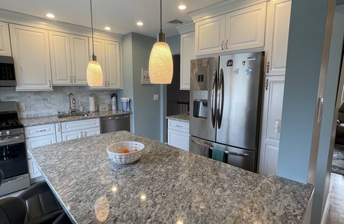 Kings Park Apartment | Updated top level apartment - modern design with open floor plan