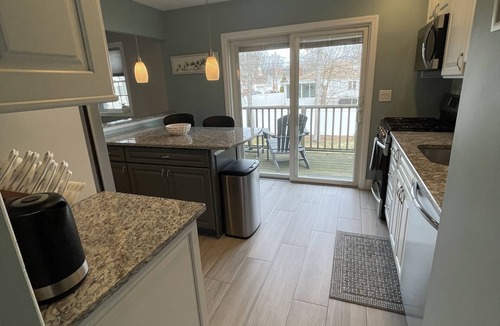 Kings Park Apartment | Updated top level apartment - modern design with open floor plan