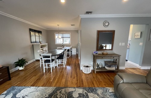 Kings Park Apartment | Updated top level apartment - modern design with open floor plan