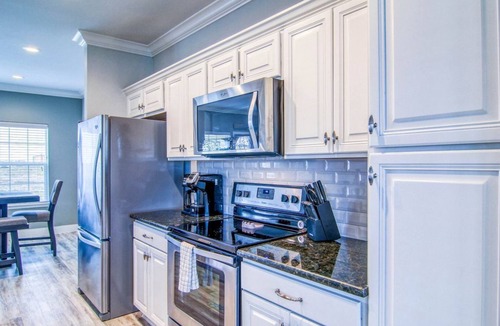 Corpus Christi House | Updated townhome with Gulf views, WiFi, washer/dryer, & pool