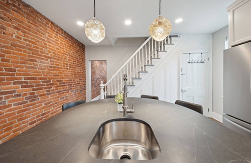 South Side Flats House | Updated Townhome with Private Garage in South Side