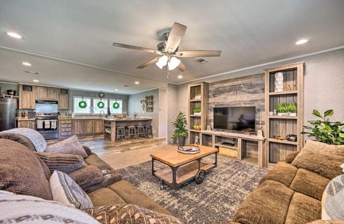 Tuskahoma House | Updated Tuskahoma Cabin w/Fire Pit & Deck!