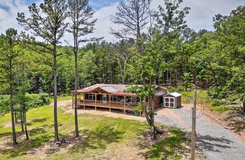 Tuskahoma House | Updated Tuskahoma Cabin w/Fire Pit & Deck!