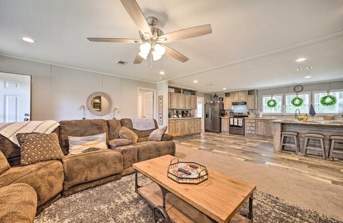 Tuskahoma House | Updated Tuskahoma Cabin w/Fire Pit & Deck!
