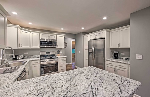 Twin Lakes Cottage | Updated Twin Lakes Cottage, Walk to Lake Mary