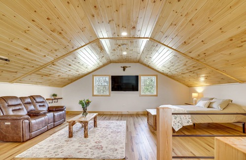 St. Albans Apartment | Updated Vermont Studio, Walk to Lake Champlain!