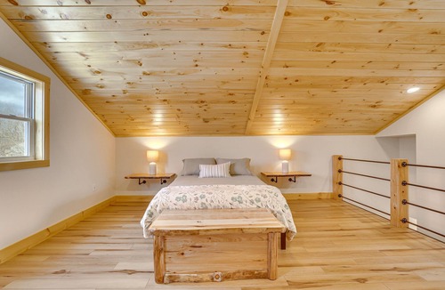 St. Albans Apartment | Updated Vermont Studio, Walk to Lake Champlain!