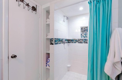 Marathon Apartment | Updated WATERFRONT, pool, tiki bar, boat ramp, etc