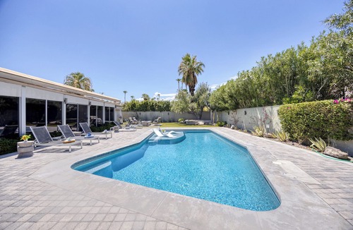 The Movie Colony House | Updated Wexler Midcentury Movie Colony Home, Large Backyard+Pool & Spa - The Cas