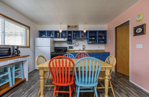 Pacific Beach House | Updates throughout, Large Studio-Style Beach Cabin