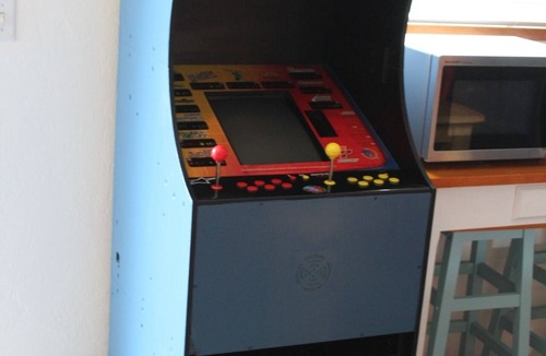 Pacific Beach House | Updates throughout, Large Studio-Style Beach Cabin