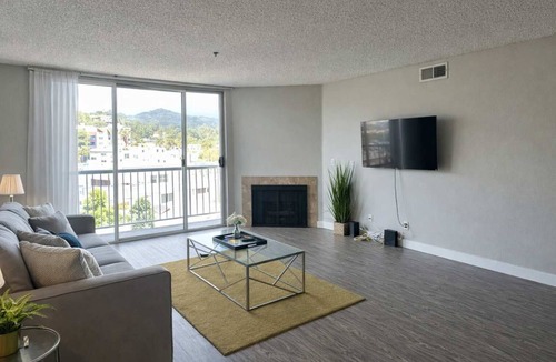 Little Armenia Apartment | Upgraded 2BR apt w Rooftop Pool & Stunning Vibes